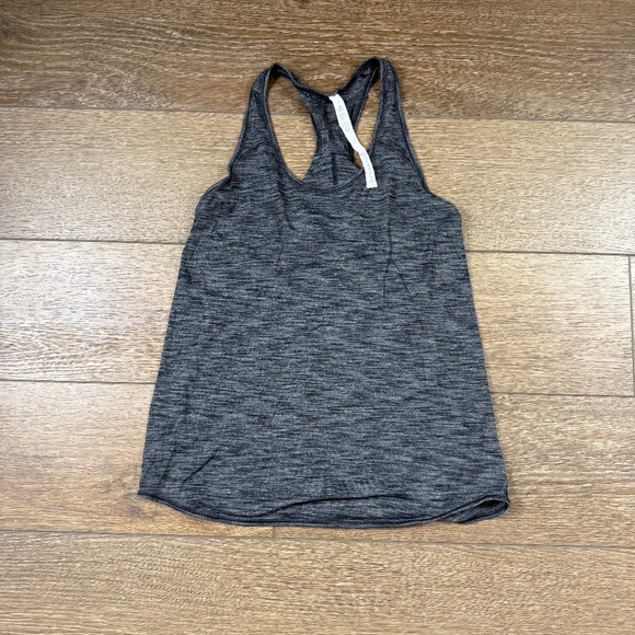 Lululemon Essential Tank Top Pleated Heathered Gray/Black Racerback Sz 2, Light - Picture 2 of 7
